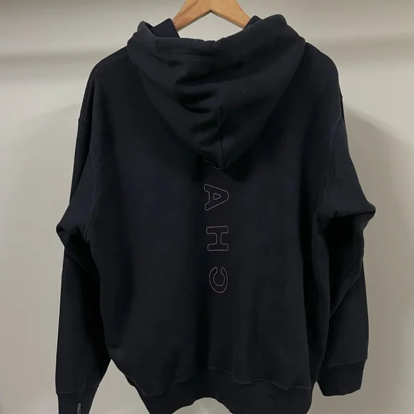 UNIQLO AUTHENTIC NICE GRAPHIC BLACK HOODIE FOR MEN’S & WOMEN’S - Picture 3 of 4